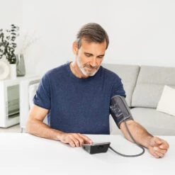 Beurer Oberarm-Blutdruckmessgerät BM 64 BT, -Pflege Fachgeschäft 8037c8b9e79c85937e8b14e0374e9672