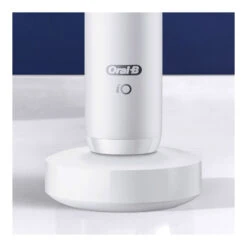 Oral B Oral-B Zahnbürste IO 8 White -Pflege Fachgeschäft 96e950df330aa5d30b940156f3d83366